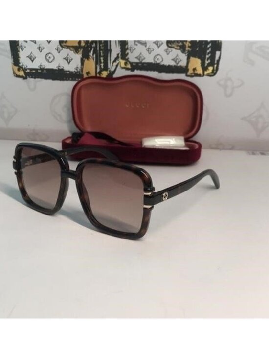 New Authentic Gucci Tortoise Square Sunglasses GG1066S 002